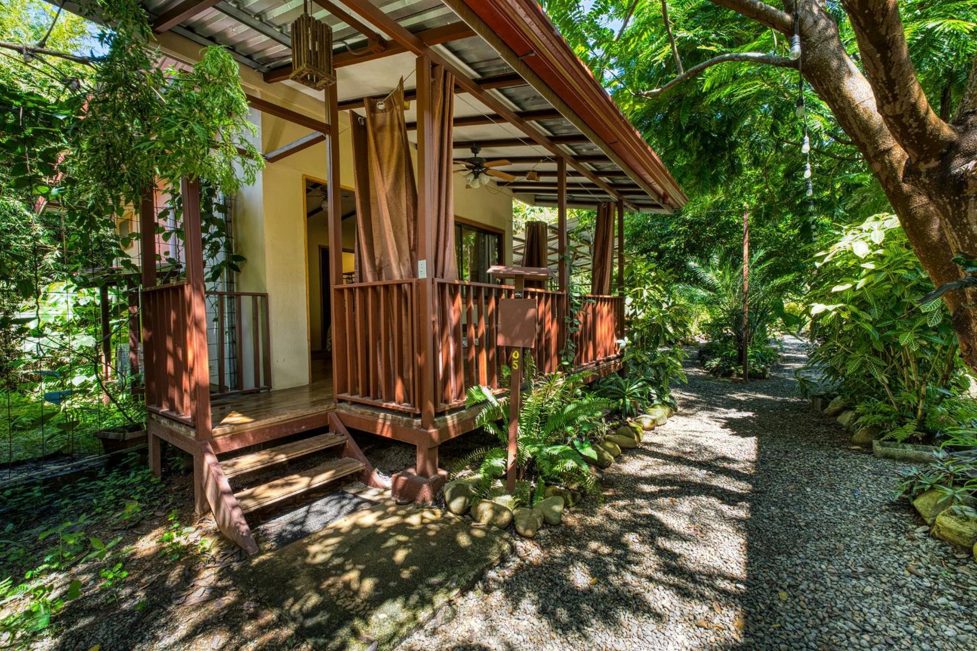Bamboo River House And Hotel Dominical Eksteriør bilde