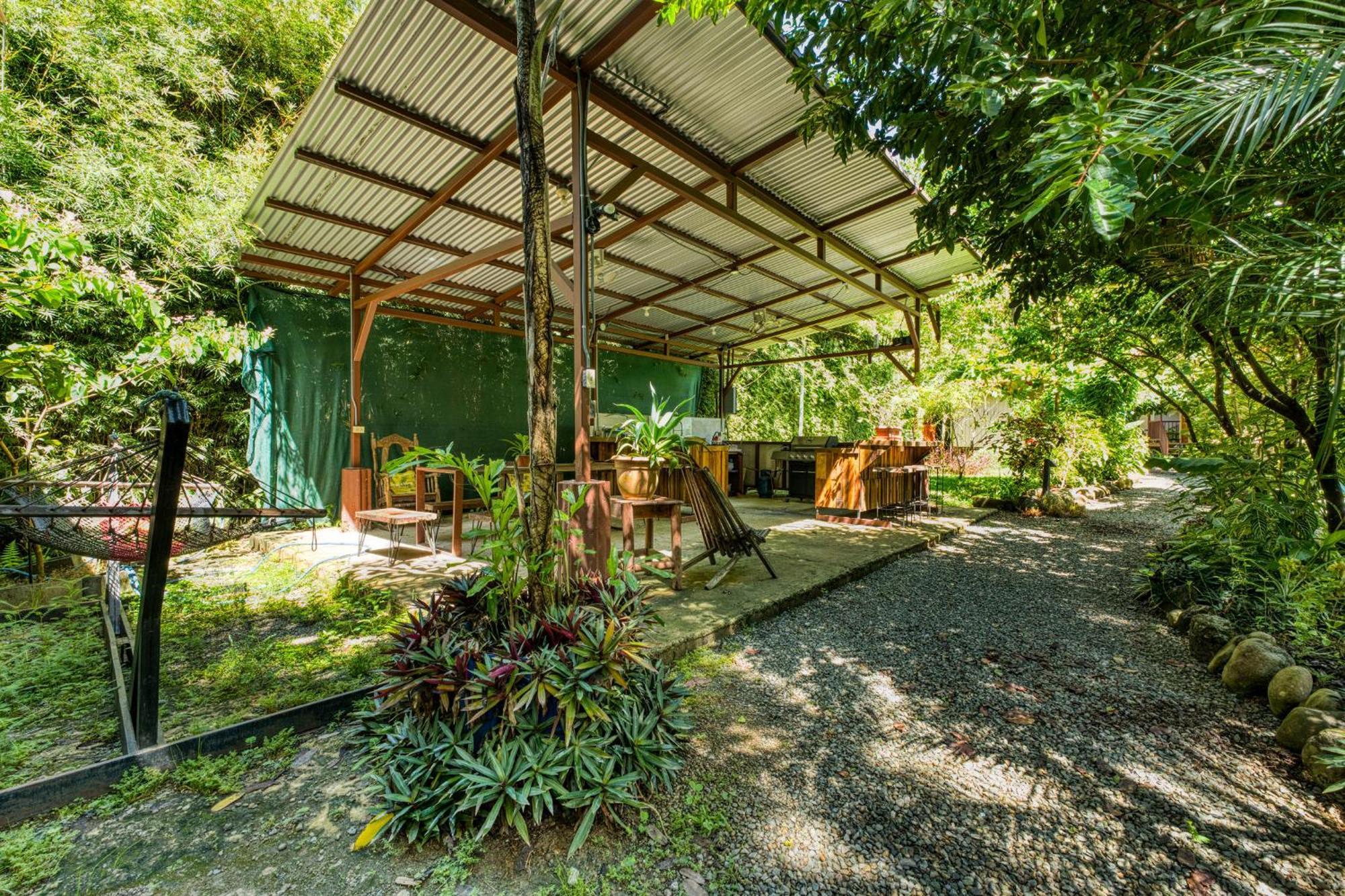 Bamboo River House And Hotel Dominical Eksteriør bilde