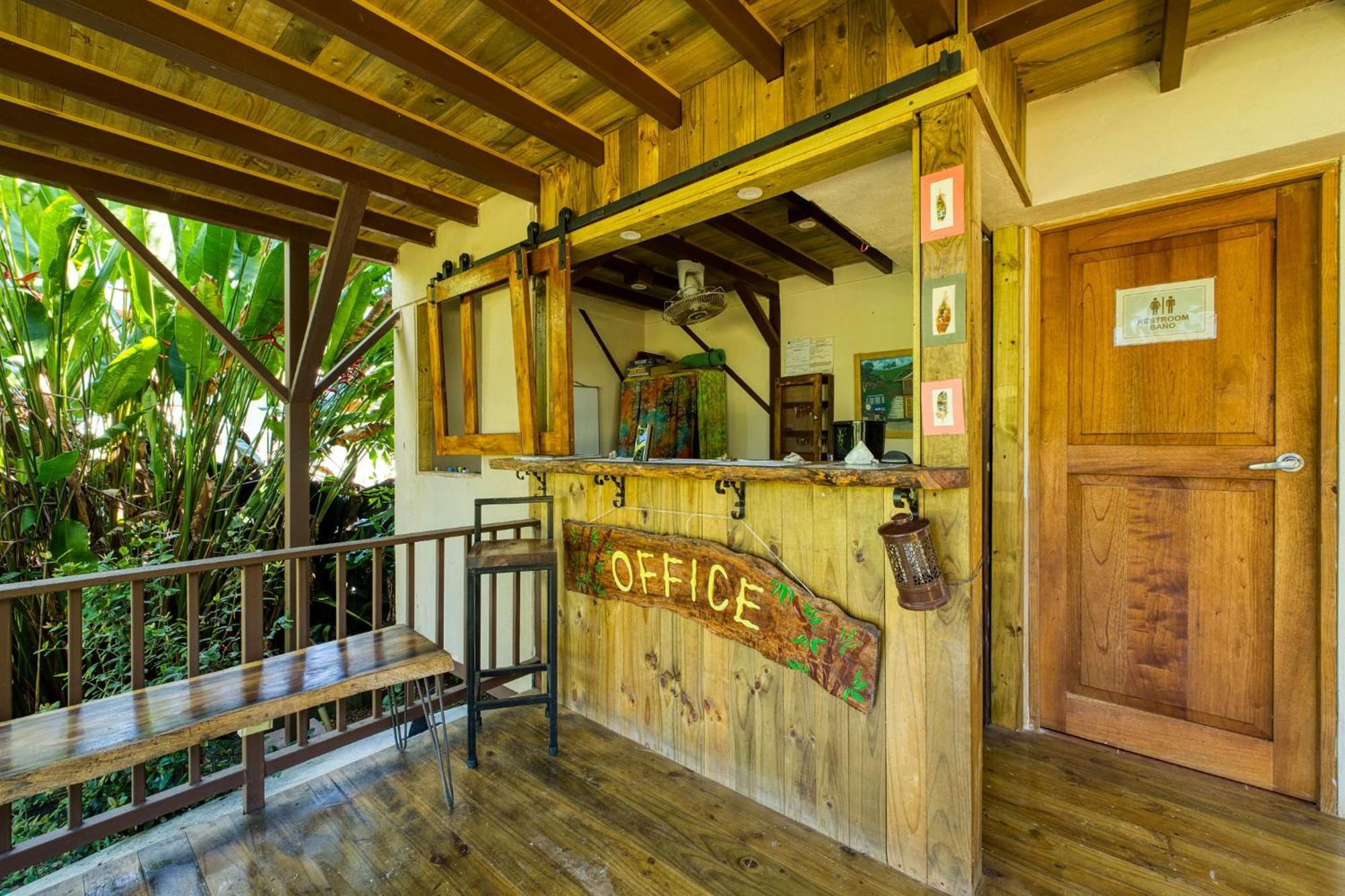 Bamboo River House And Hotel Dominical Eksteriør bilde